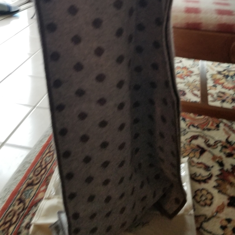 NWOT Italian cashmere scarf - Picture 6 of 6